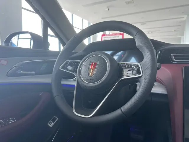 Hongqi H5 — Фото автомобиля 6
