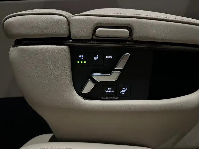 Toyota Alphard — Фото автомобиля 10