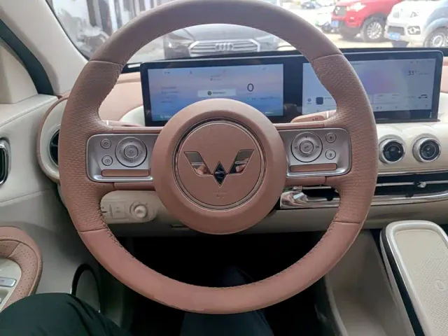 Wuling Bingo — Фото автомобиля 10