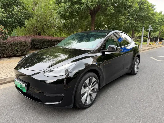 Фотография автомобиля — Tesla Model Y