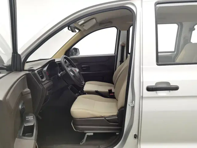 Wuling Hongguang V — Фото автомобиля 10