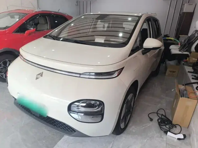 Фотография автомобиля — Baojun Cloud