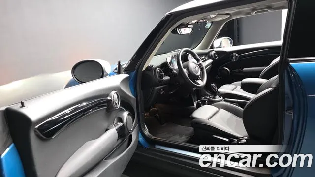 Mini Cooper Cooper Classic Plus Launch Pack — Фото автомобиля 6