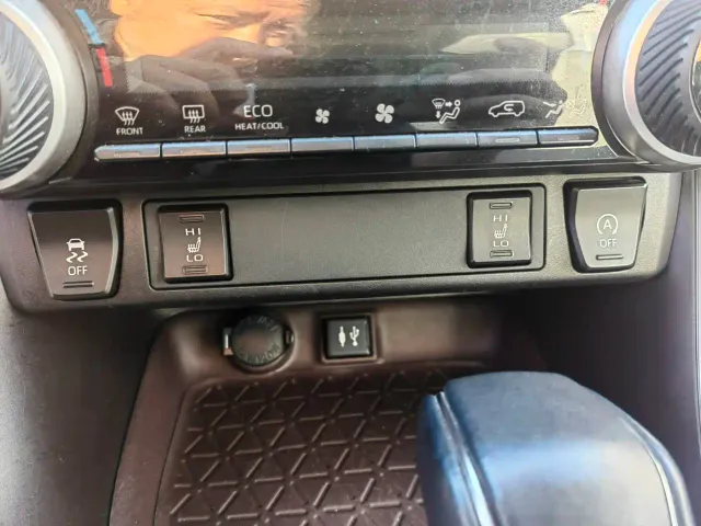 Toyota RAV4 — Фото автомобиля 23