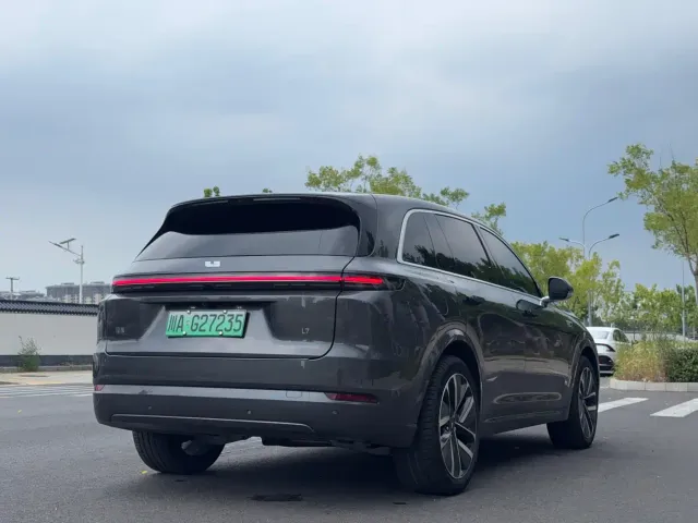 Li Auto L7 — Фото автомобиля 24
