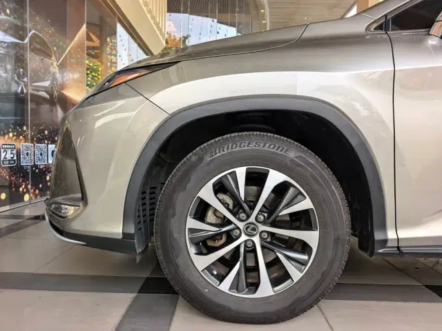 Lexus RX — Фото автомобиля 4