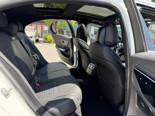 Mercedes-Benz C-Class — Фото автомобиля 11
