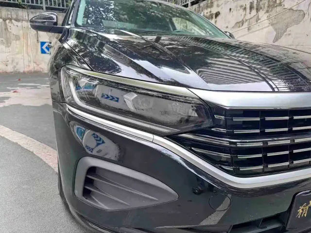 Volkswagen Passat — Фото автомобиля 4