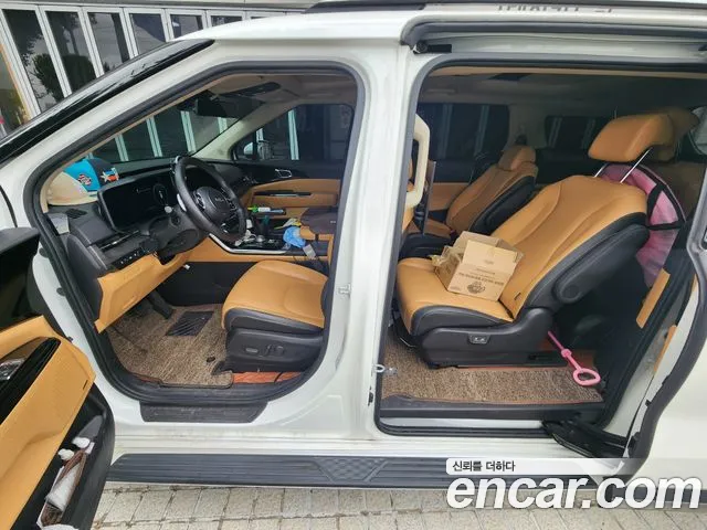 Kia Canival — Фото автомобиля 9