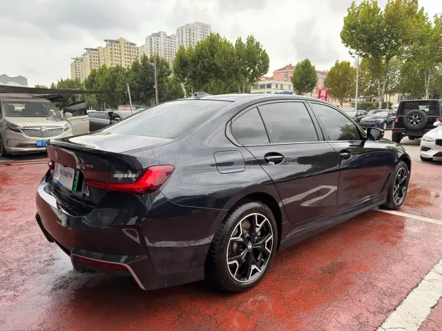 BMW i3 — Фото автомобиля 6