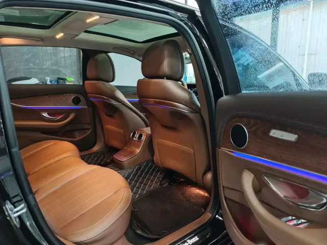 Mercedes-Benz E-Class — Фото автомобиля 14