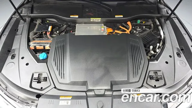 Audi e-tron — Фото автомобиля 6