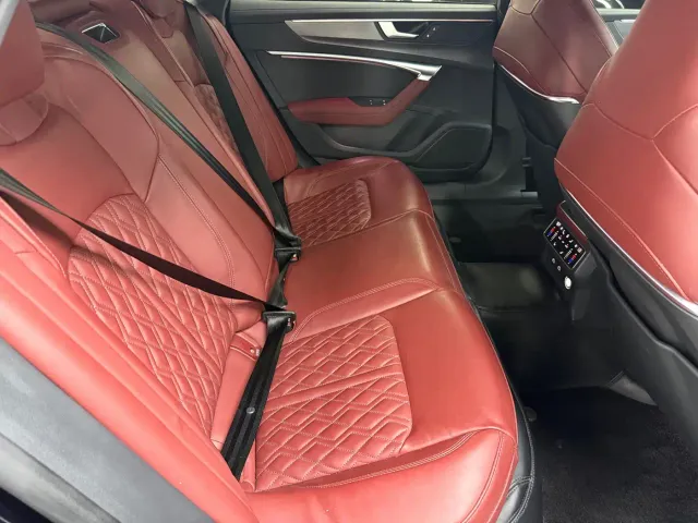 Audi A7L — Фото автомобиля 10