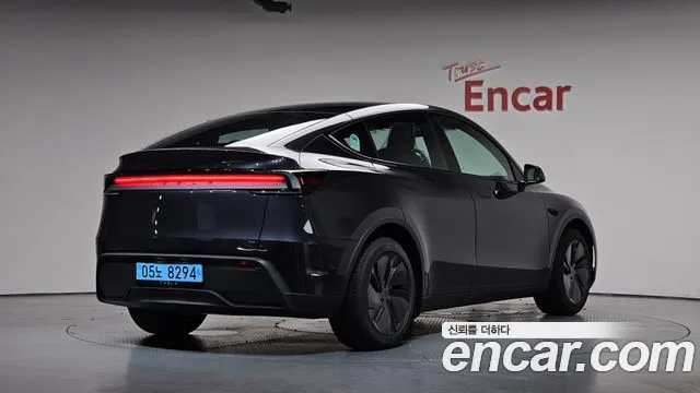 Фотография автомобиля — Tesla Model Y