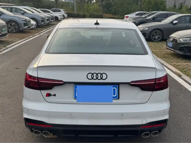 Audi S4 — Фото автомобиля 6