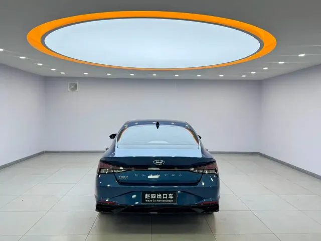 Hyundai Elantra — Фото автомобиля 5