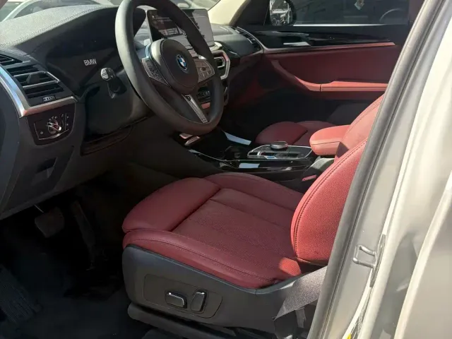 BMW iX3 — Фото автомобиля 4