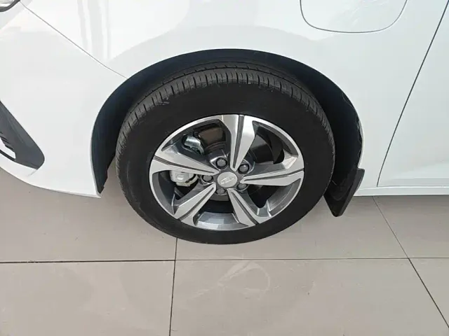Geely Emgrand L — Фото автомобиля 22