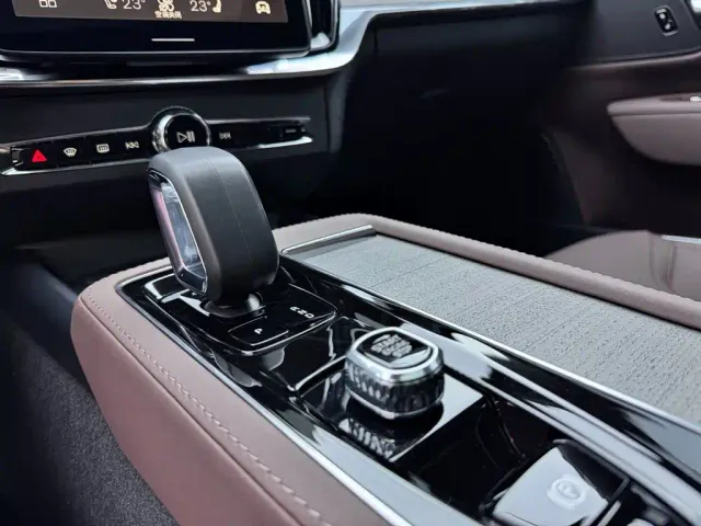 Volvo S90 — Фото автомобиля 15