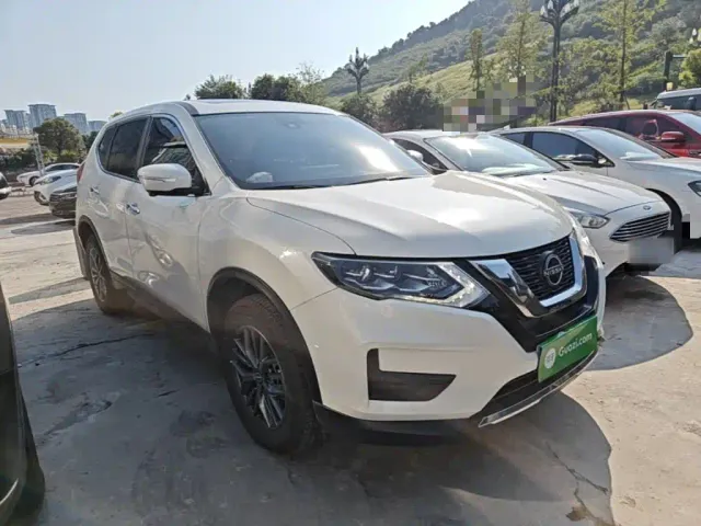 Nissan X-Trail — Фото автомобиля 3