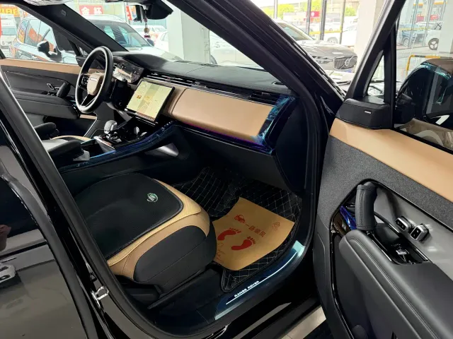 Land Rover Range Rover Sport — Фото автомобиля 7