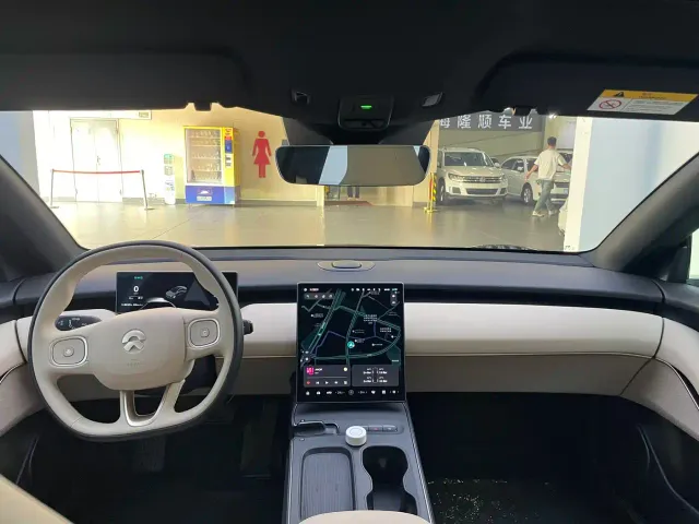 Nio ET5 — Фото автомобиля 7
