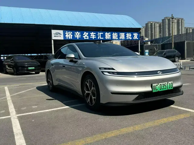Changan Qiyuan A06 — Фото автомобиля 3