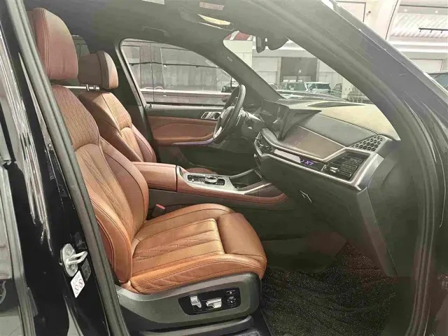 BMW X7 — Фото автомобиля 15