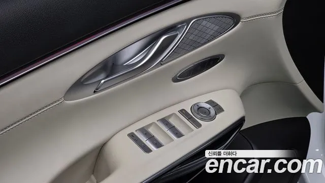 Genesis GV70 — Фото автомобиля 22