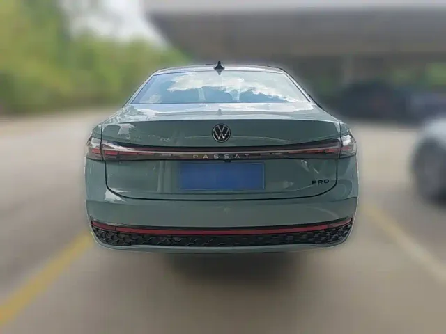 Volkswagen Passat — Фото автомобиля 7