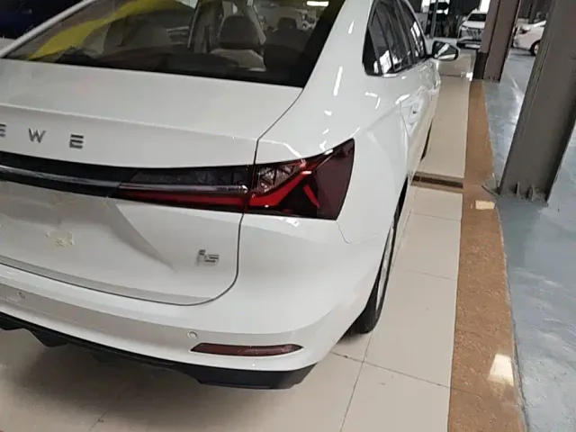 Roewe i5 — Фото автомобиля 7