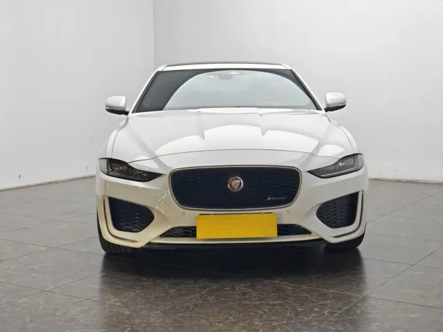 Jaguar XEL — Фото автомобиля 5