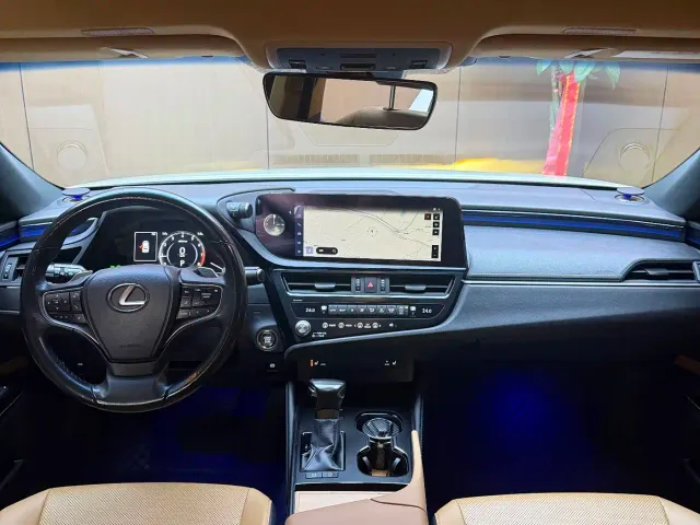 Lexus ES — Фото автомобиля 4