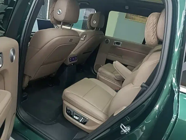 Li Auto L9 — Фото автомобиля 16