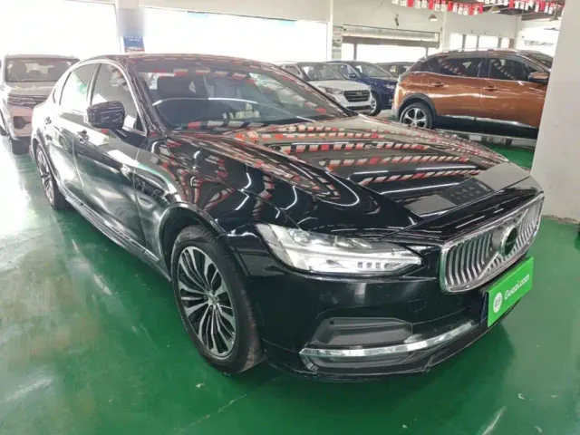 Volvo S90 — Фото автомобиля 3