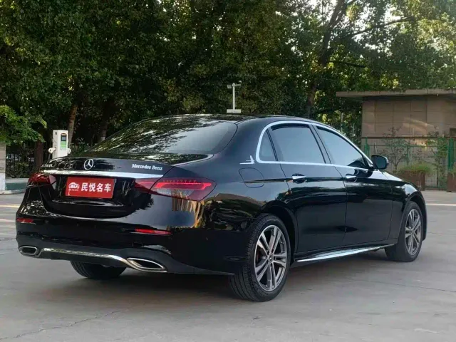 Mercedes-Benz E-Class — Фото автомобиля 9