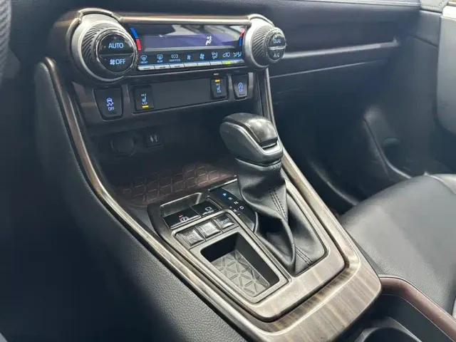 Toyota RAV4 — Фото автомобиля 7