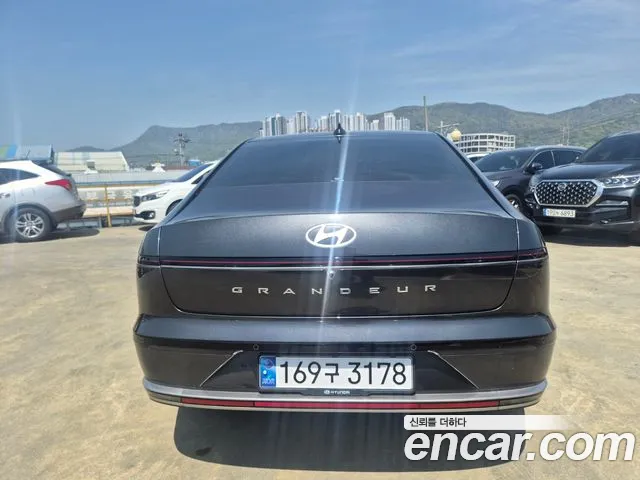 Hyundai Grandeur Grandeur (GN7) 2.5 Бензин 2WD — Фото автомобиля 5