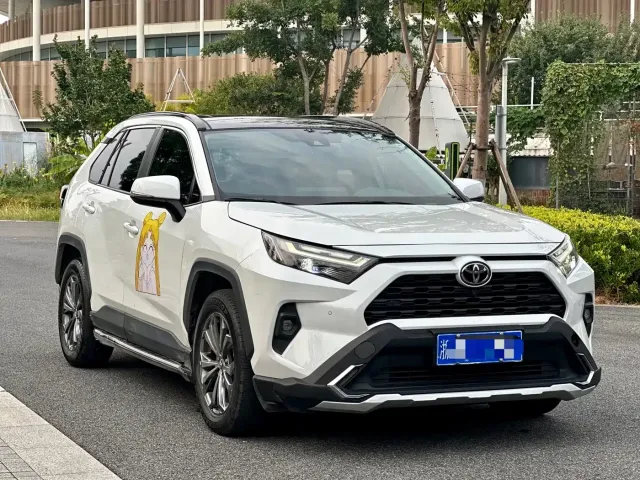 Toyota RAV4 — Фото автомобиля 3