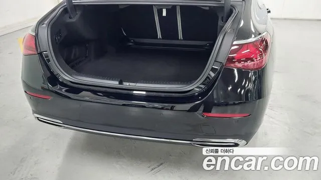 Mercedes-Benz E-Class — Фото автомобиля 11