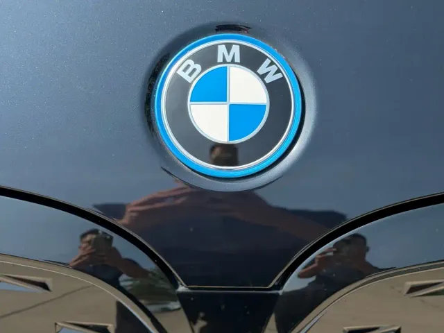BMW iX3 — Фото автомобиля 20