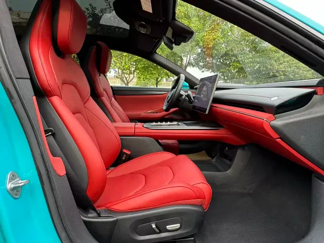 Xiaomi SU7 — Фото автомобиля 13