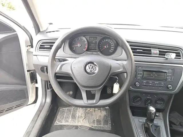 Volkswagen Lavida — Фото автомобиля 10