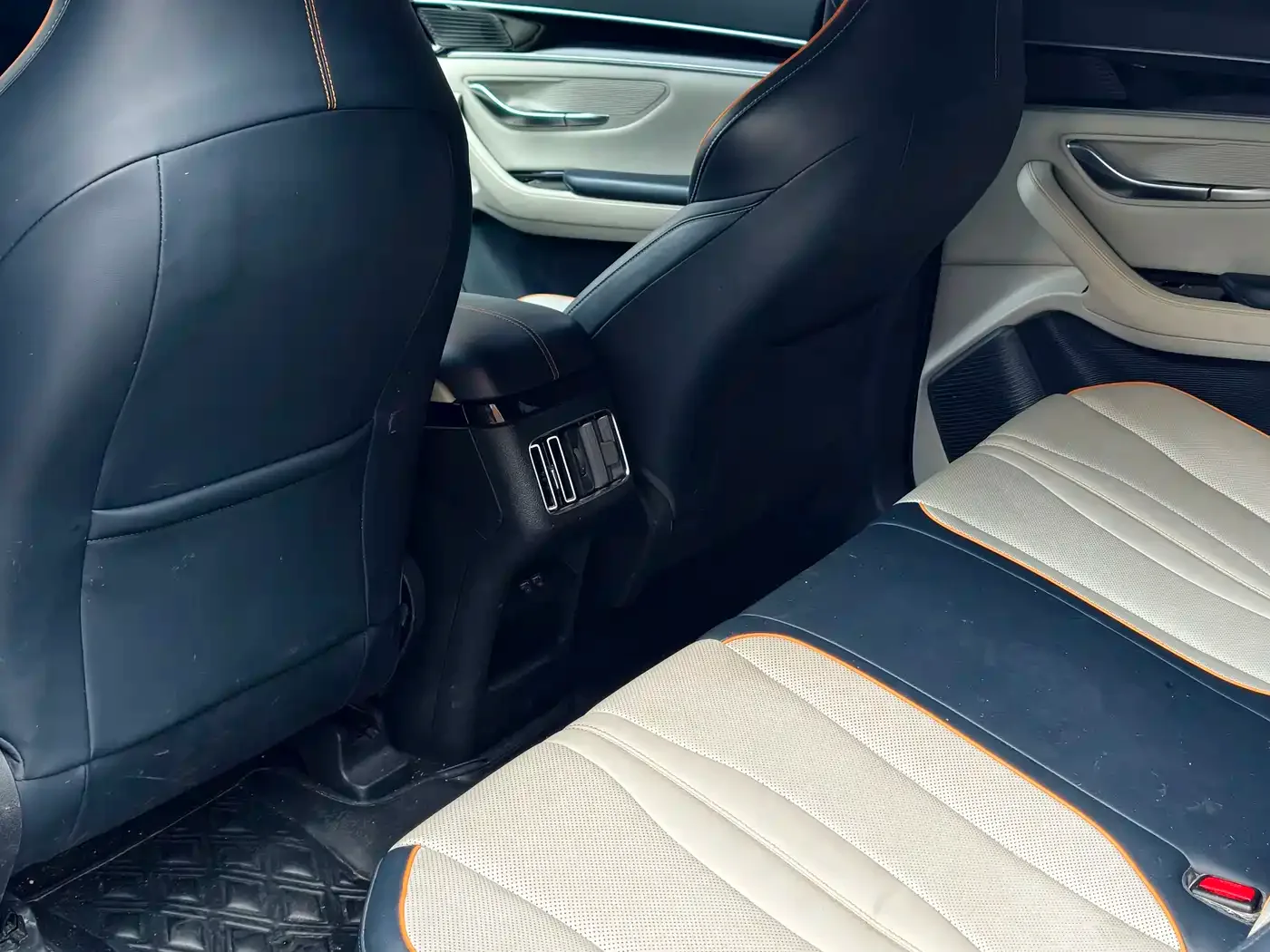 BYD Song PLUS PHEV 2021 DM-i 110KM Flagship PLUS — Фото автомобиля 6