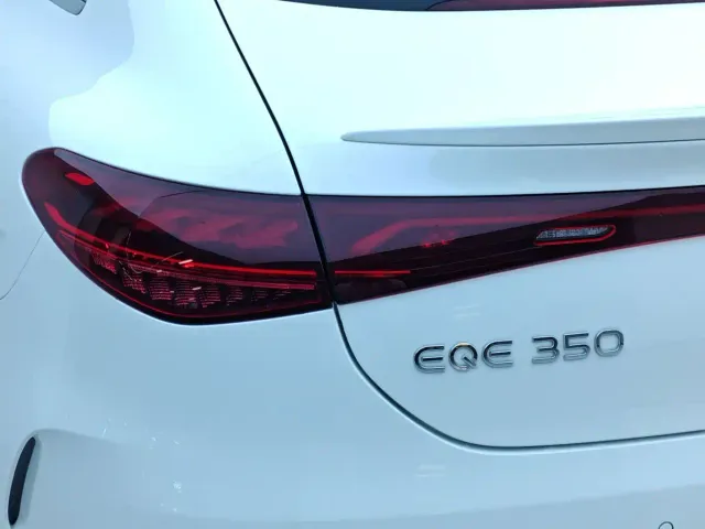 Mercedes-Benz EQE — Фото автомобиля 8