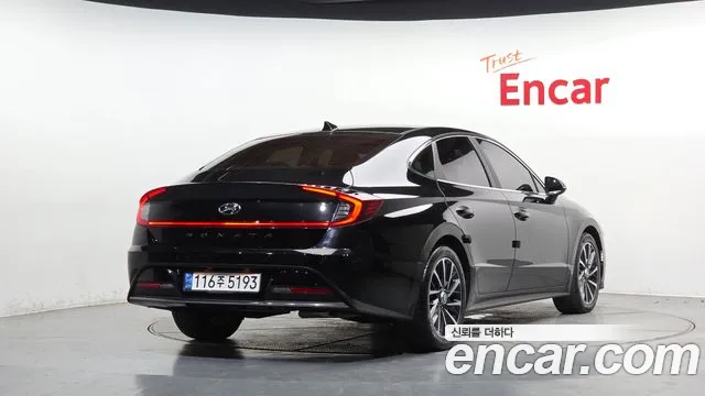 Hyundai Sonata Sonata (DN8) 2.0 LPG(Для маломобильных пассажиров) — Фото автомобиля 2