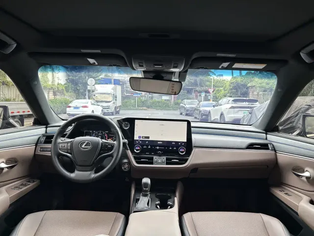 Lexus ES — Фото автомобиля 6