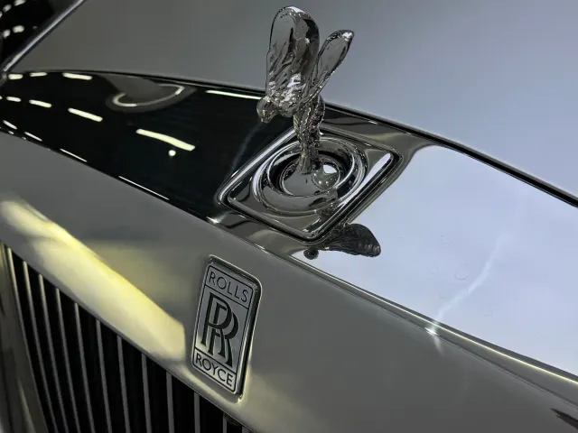 Rolls-Royce Phantom — Фото автомобиля 21