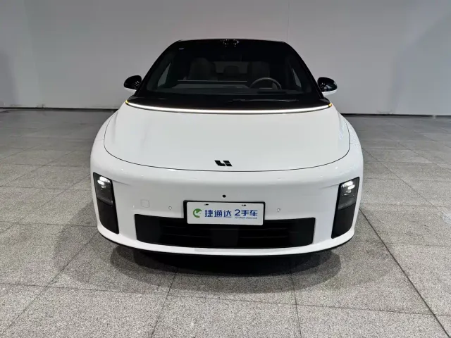 Li Auto i6 — Фото автомобиля 8