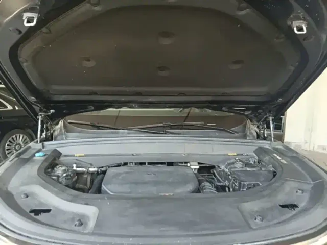 Li Auto L8 — Фото автомобиля 19